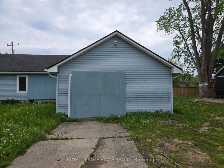 Property Photo:  303 Ridge Road S  ON L0S 1N0 