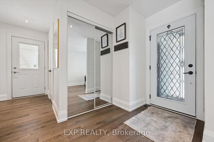 Photo de la propriété:  6220 Kindree Circle  ON L5N 3C2 