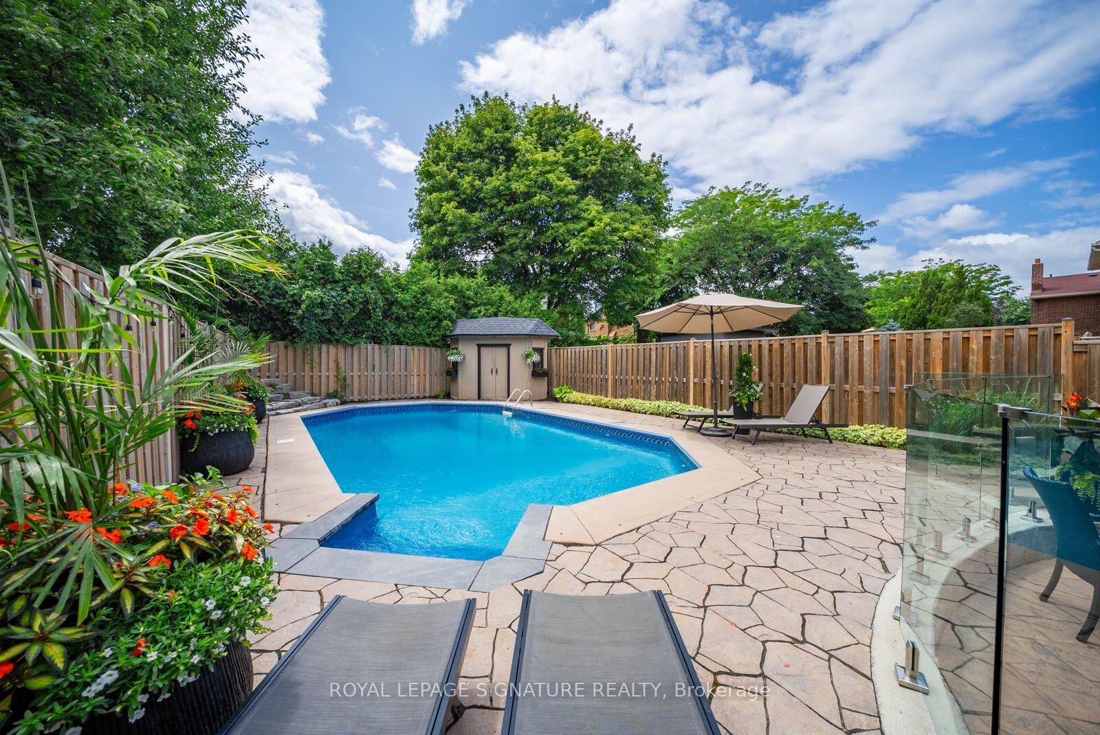 Property Photo:  4194 Trellis Crescent  ON L7L 2M2 