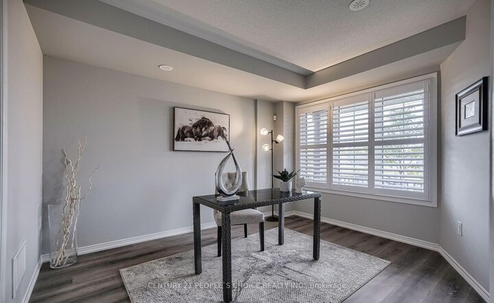 Photo de la propriété:  18 Jerome Way  ON L1C 3K2 