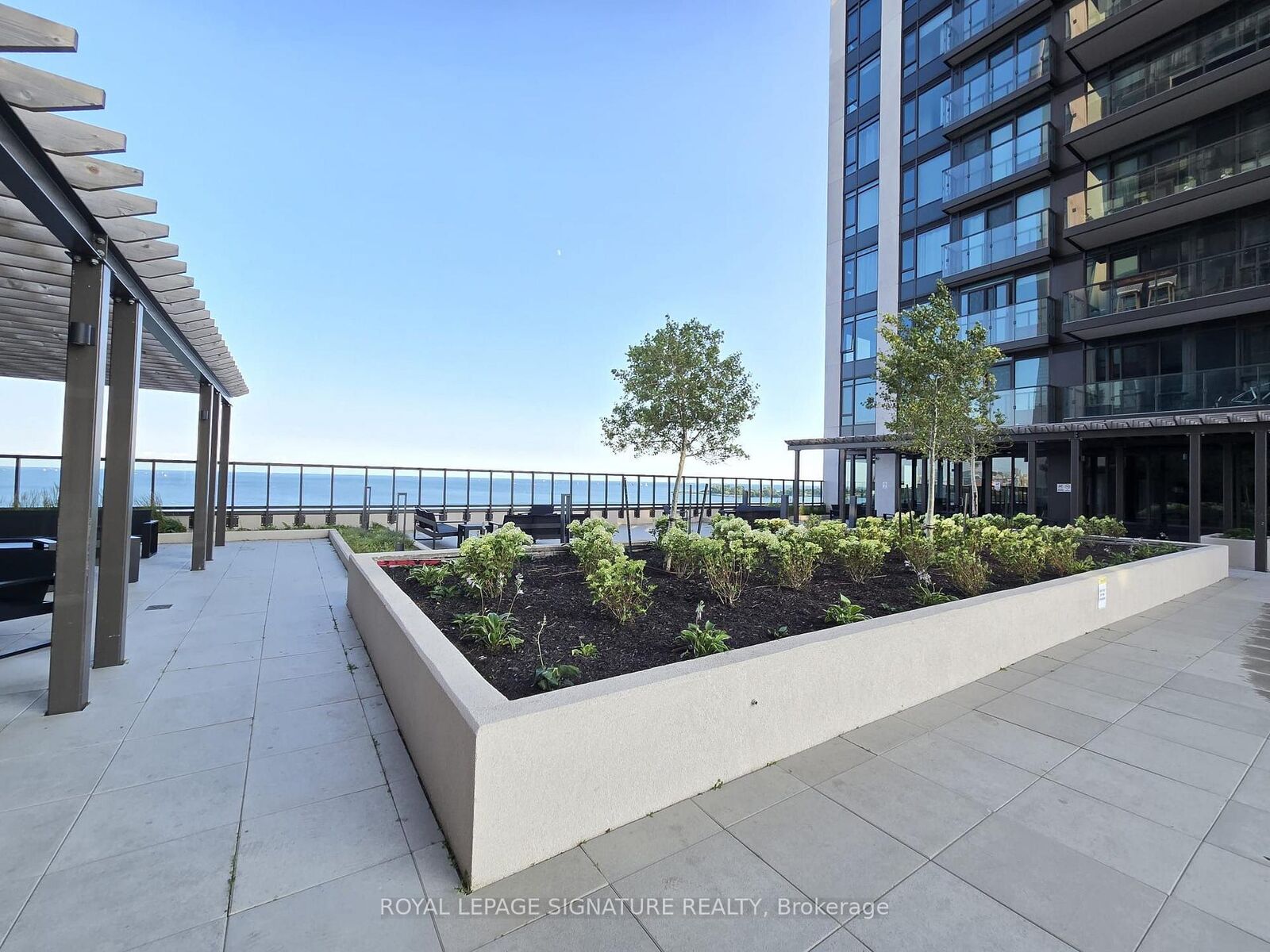 Property Photo: 1926 Lakeshore Boulevard 1216 ON M6S 0B1