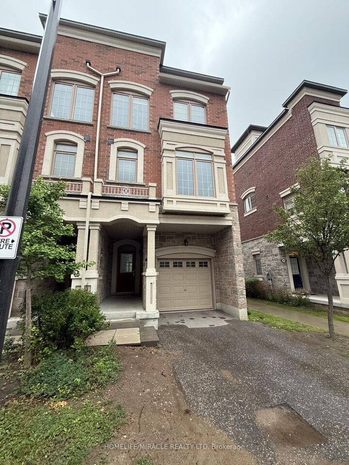 Property Photo: 70 Harwood Avenue N ON L1T 0P4