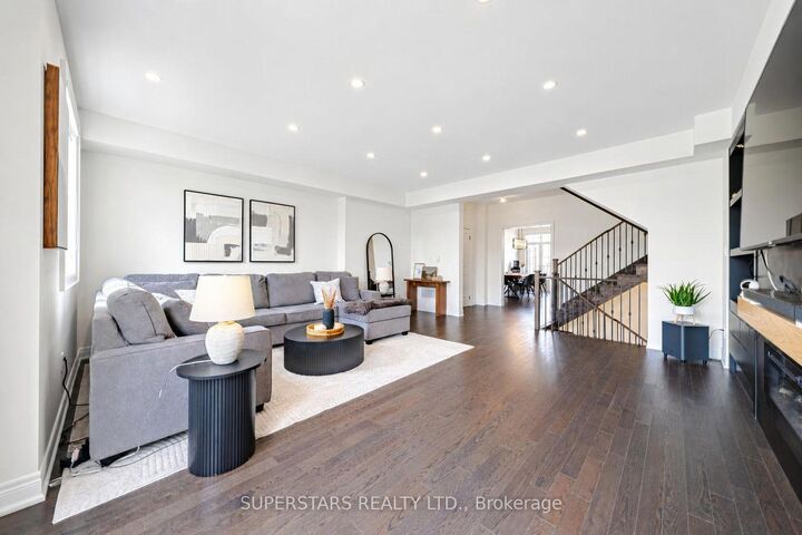 Property Photo:  321 Kirkham Drive  ON L3S 0E9 