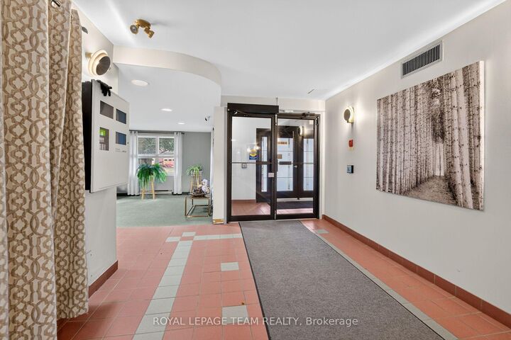 Photo de la propriété: 1099 Cadboro Road 214 ON K1J 9K4
