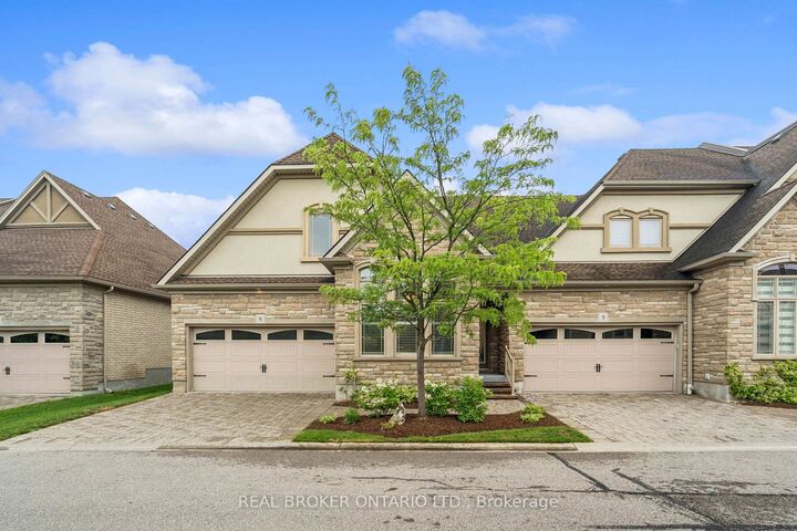 Property Photo:  19 Simmonds Drive 8  ON N1E 0H4 