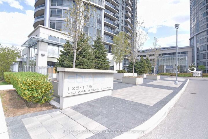Property Photo: 135 Village Green Square 3326 ON M1S 0G4