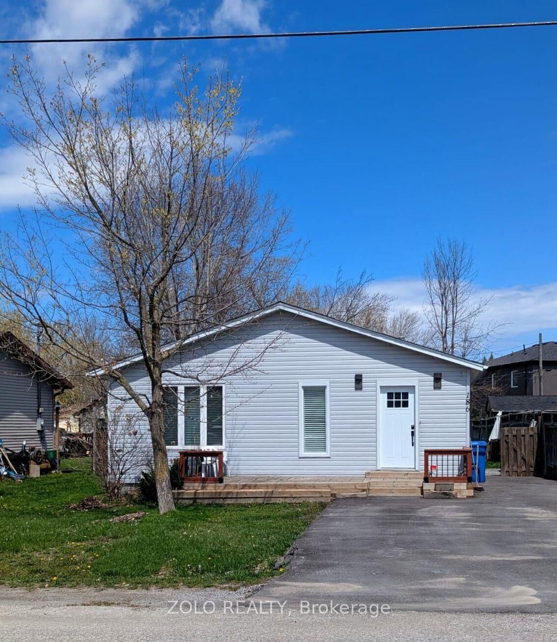 Property Photo:  186 Beach Road  ON L4P 2L9 