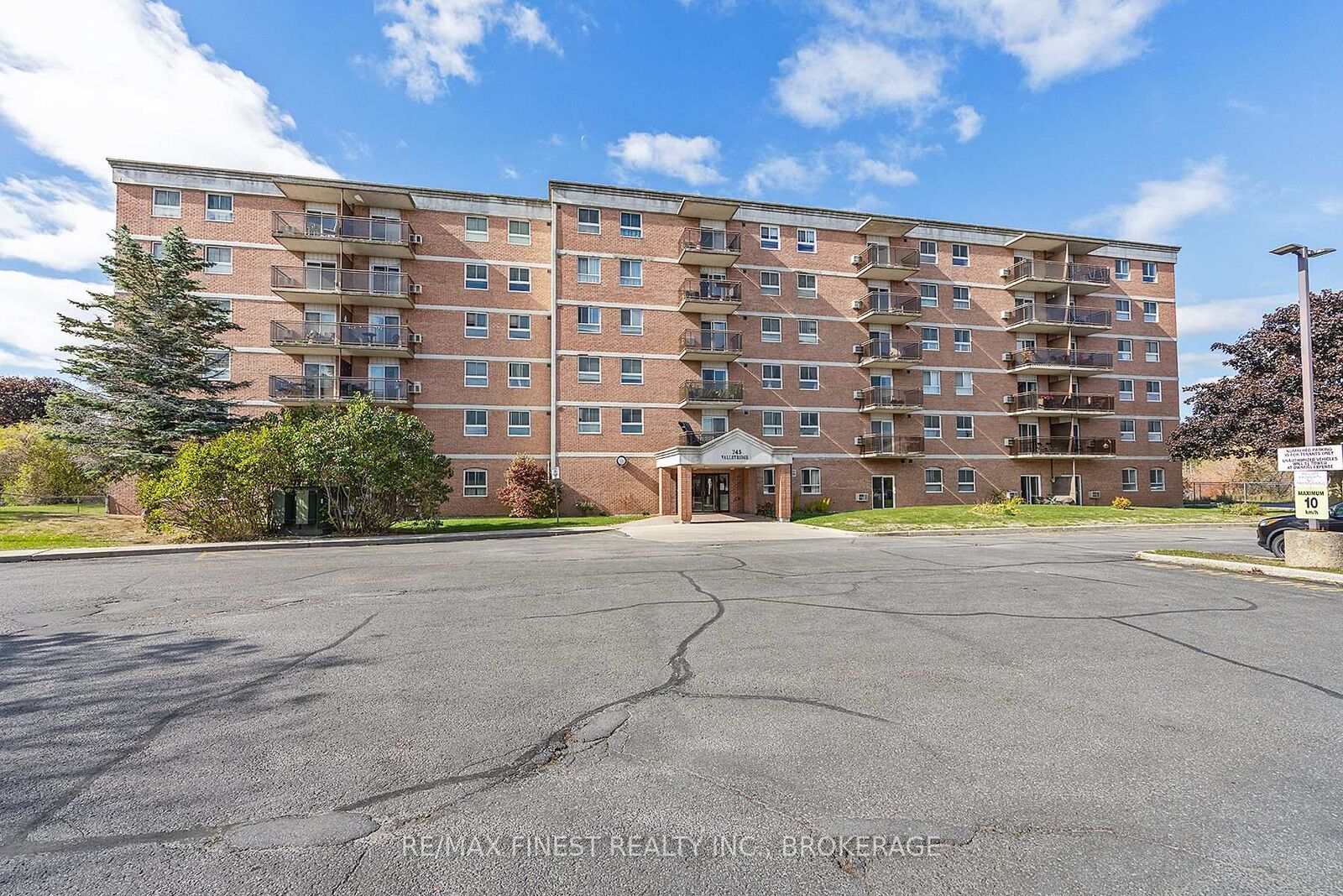 Property Photo: 745 Davis Drive 610 ON K7M 8J4