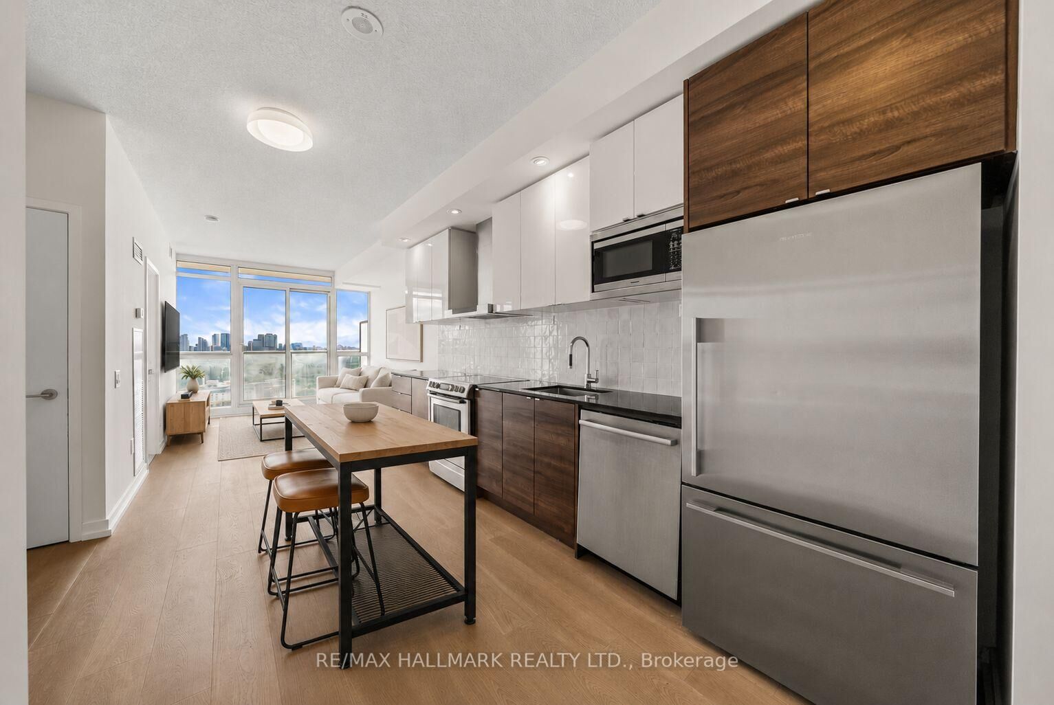 Property Photo: 121 McMahon Drive 3102 ON M2K 0C2