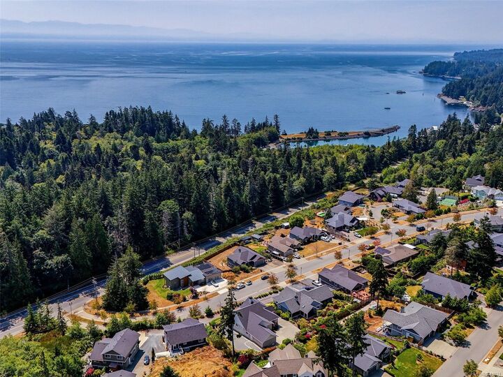Property Photo: 2125 Erinan Blvd BC V9Z 1M8