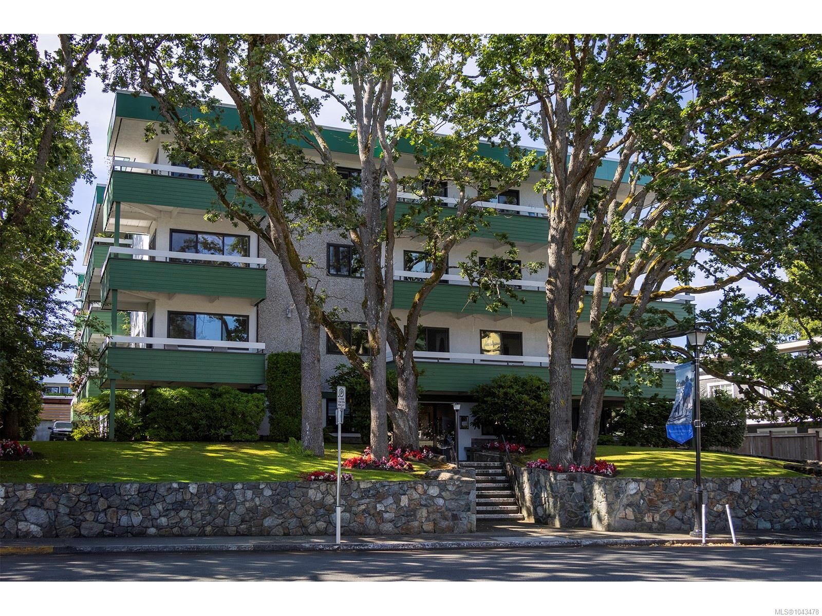 Property Photo: 2095 Oak Bay Ave #307 BC V8R 1E6