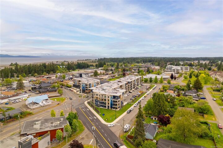 Property Photo:  140 Jensen Ave W #212  BC V9P 0H7 