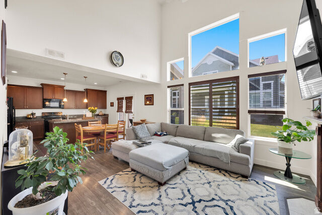 Property Photo: 12772 S Village Creek Dr UT 84065