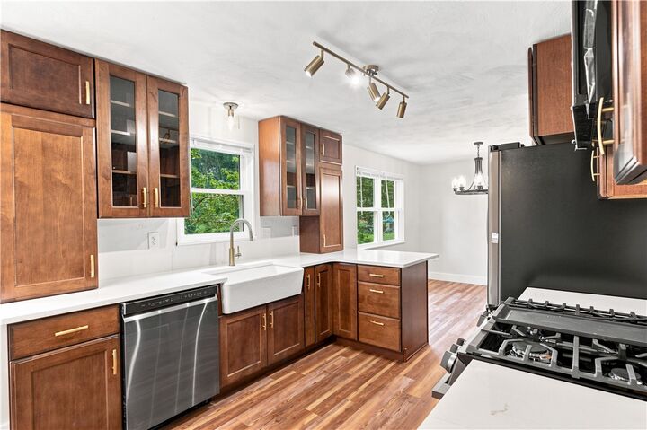Property Photo: 107 Colonial Way PA 15001