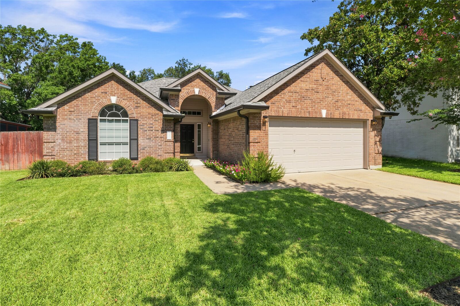 Property Photo: 2307 Loquat Lane TX 78664