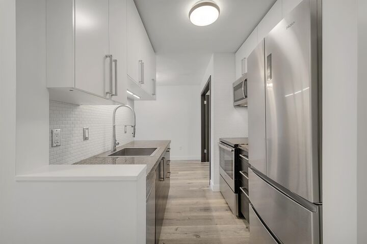 Property Photo: 170 E 3rd Street 302 BC V7L 1E6
