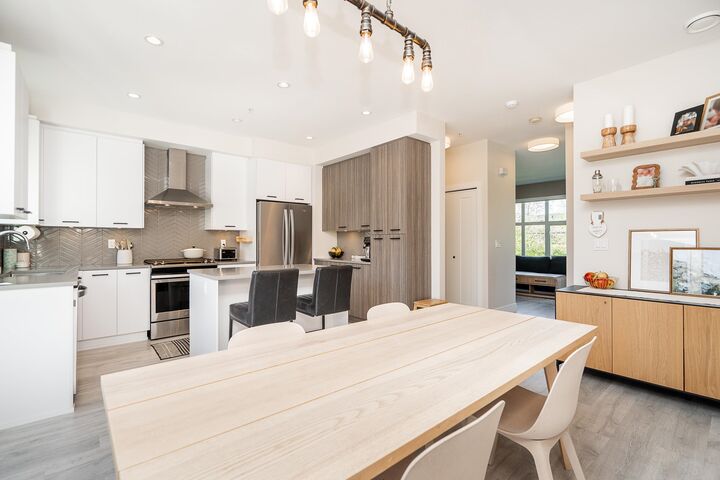 Property Photo:  24076 112 Avenue 6  BC V2W 0K2 