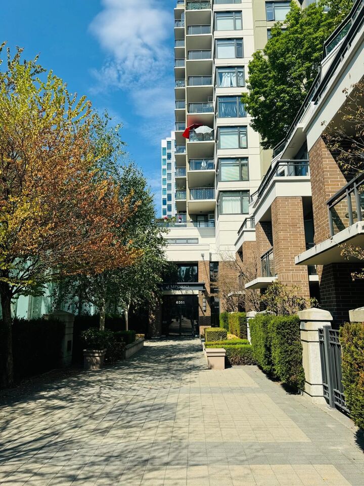 Property Photo: 6351 Buswell Street 505 BC V6Y 0A4