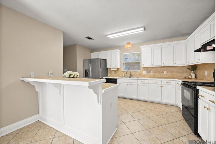 Property Photo: 36025 Portsmouth Dr LA 70706