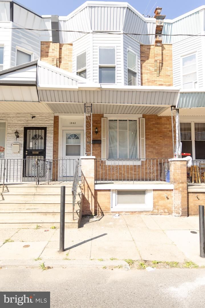 Property Photo:  1942 E Pacific Street  PA 19134 