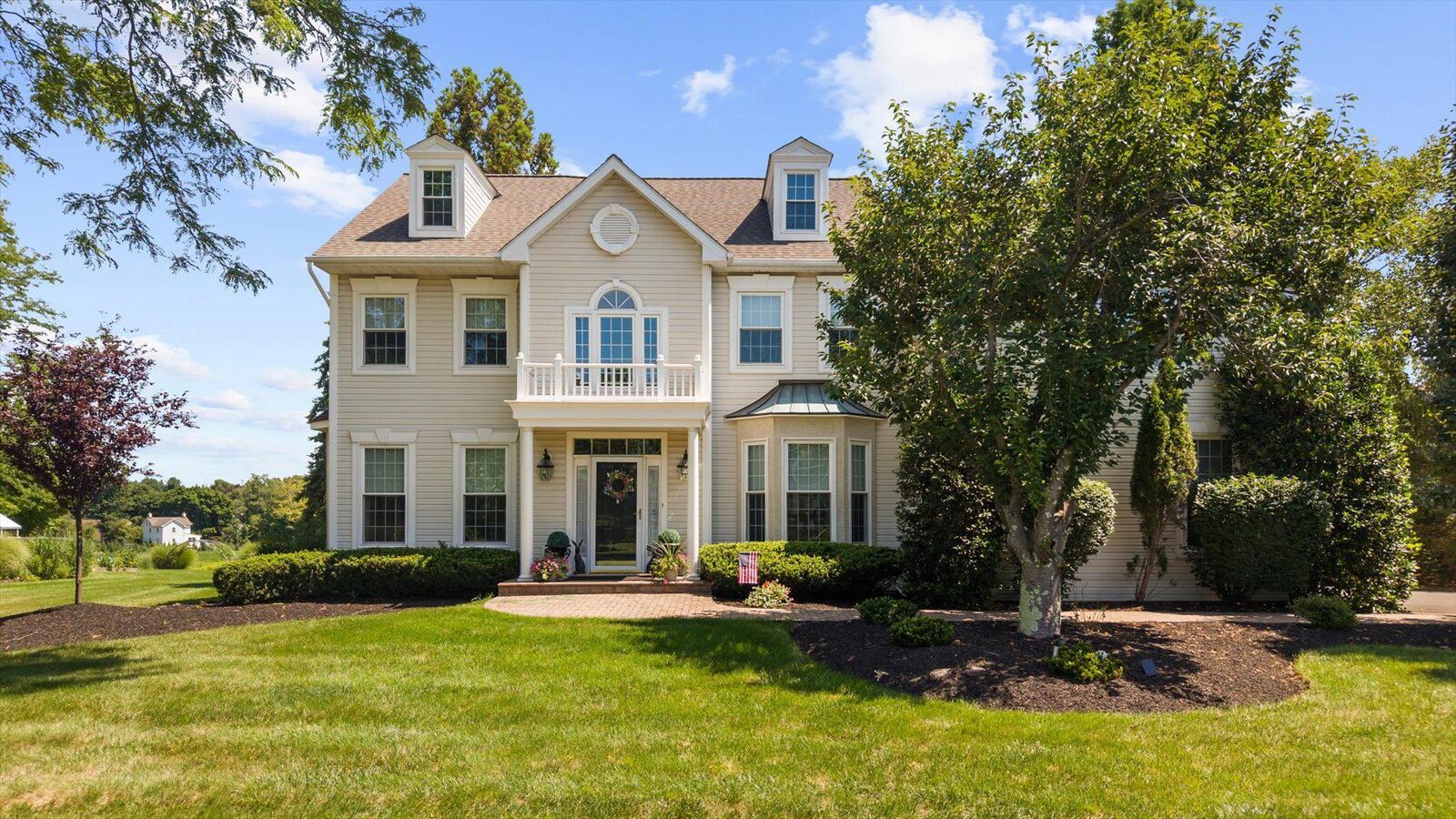 Property Photo: 2028 Farmview Drive PA 18940
