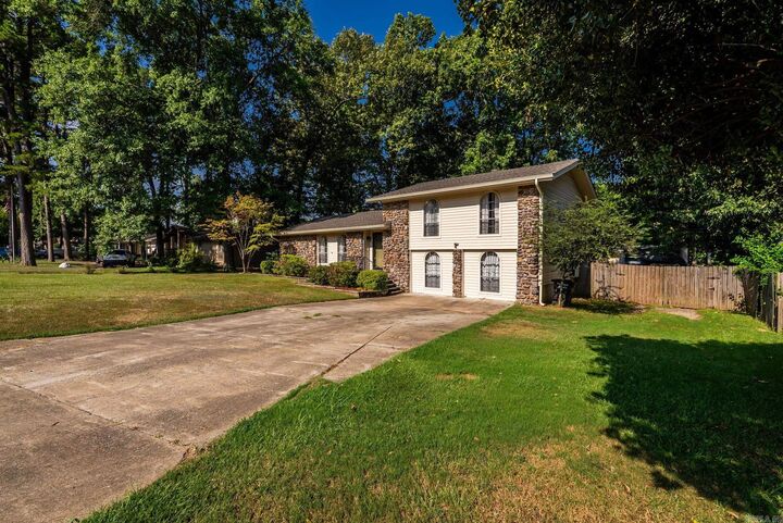 Property Photo: 1212 N Jeff Davis Street AR 72116