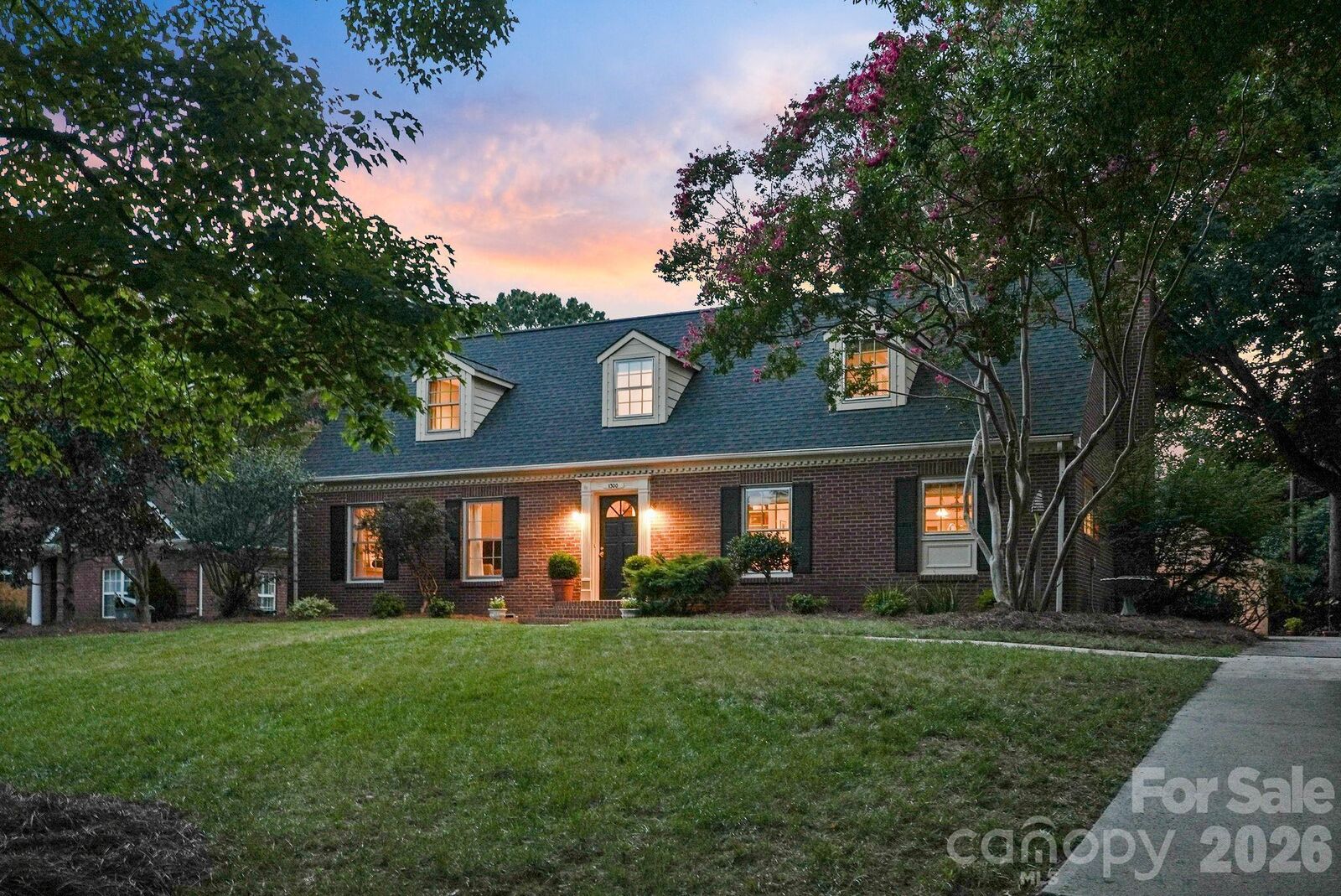 Property Photo: 1300 Brockton Lane NC 28226
