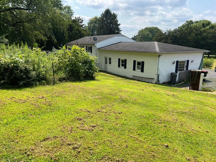 Property Photo:  7904 Dorsey Mill SE Road  OH 43056 
