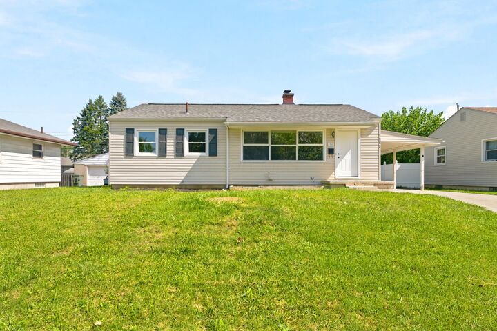 Property Photo:  1962 E Beaumont Road  OH 43224 
