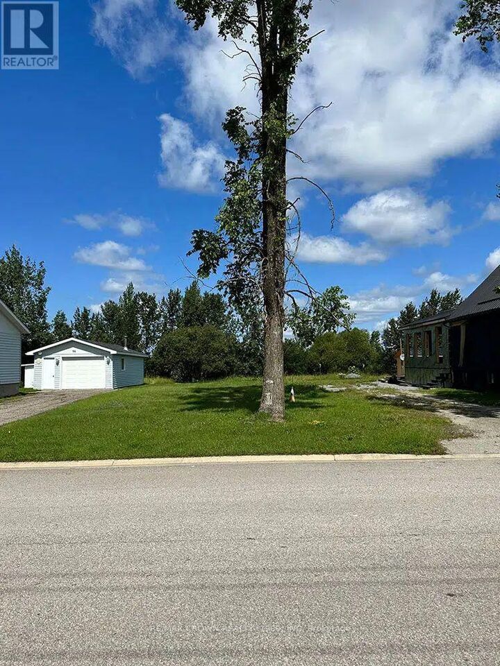 100 Hollywood Avenue — photo 1
