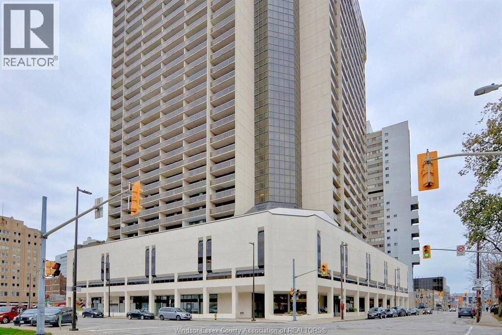 Property Photo:  150 Park Street West 1812  ON N9G 2M6 