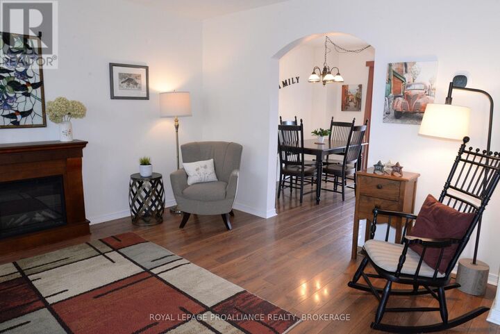 Property Photo: 964 Uxbridge Crescent ON K7M 8K8