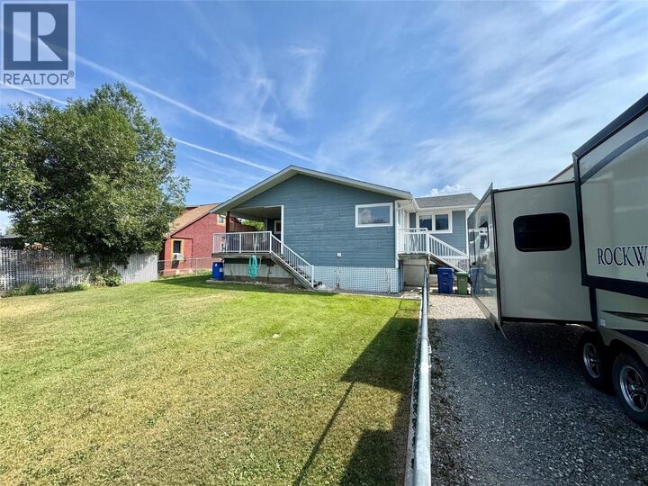 Property Photo: 910 5th Ave Avenue BC V0A 1K0