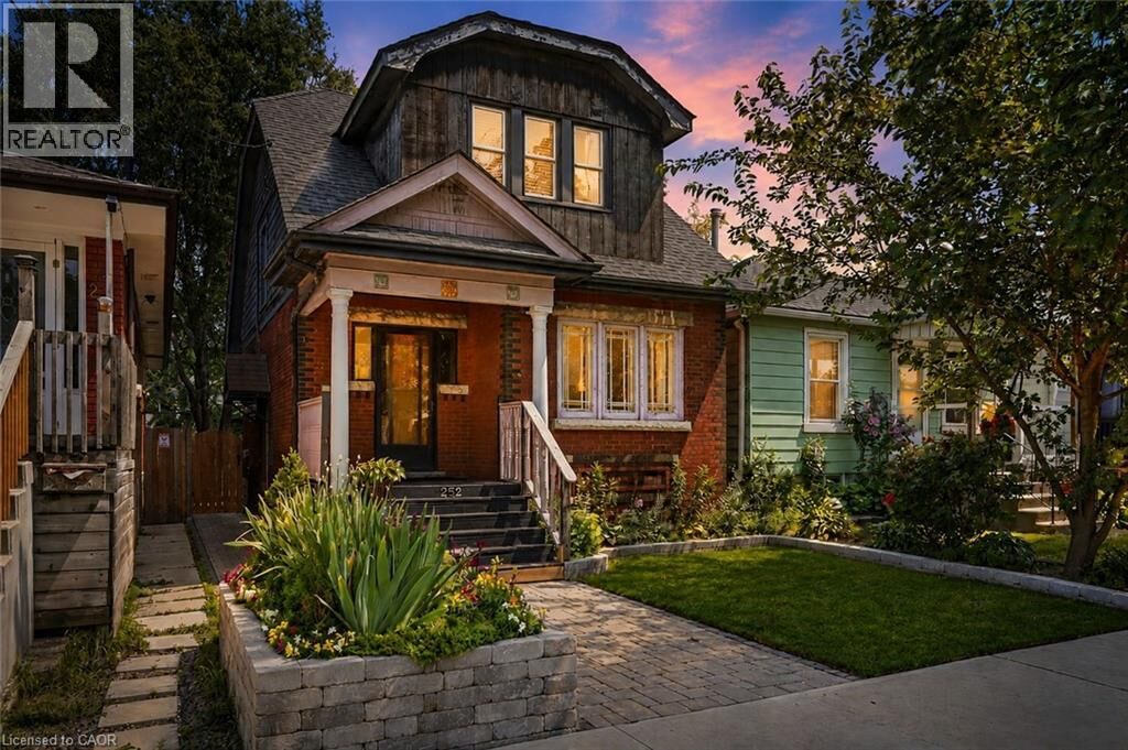 Property Photo:  252 Fairfield Avenue  ON L8H 5H6 