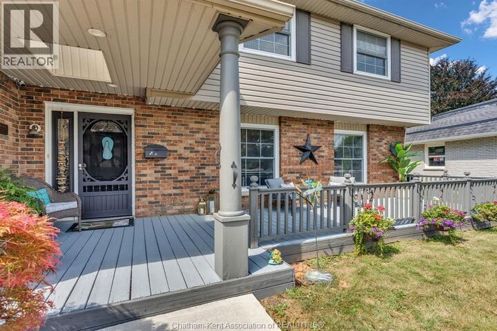 Property Photo:  167 Chippewa Drive  ON N7M 2B3 