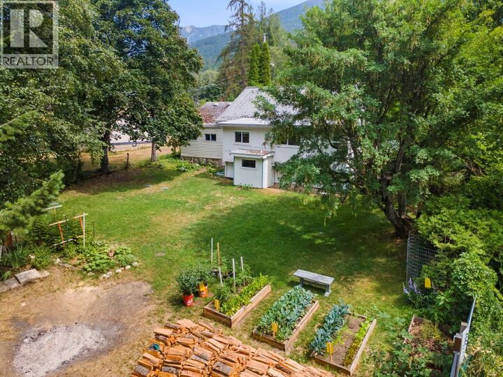 Property Photo:  1413 Eastman Avenue  BC V0B 2B0 
