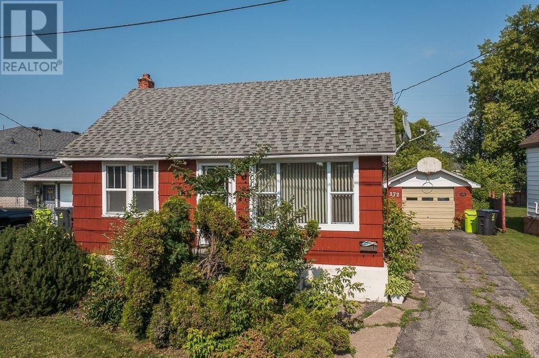 Property Photo:  372 Seventh Ave  ON P6C 4E4 