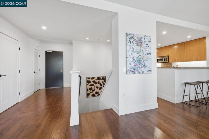Property Photo:  438 W Grand Ave 418  CA 94612 
