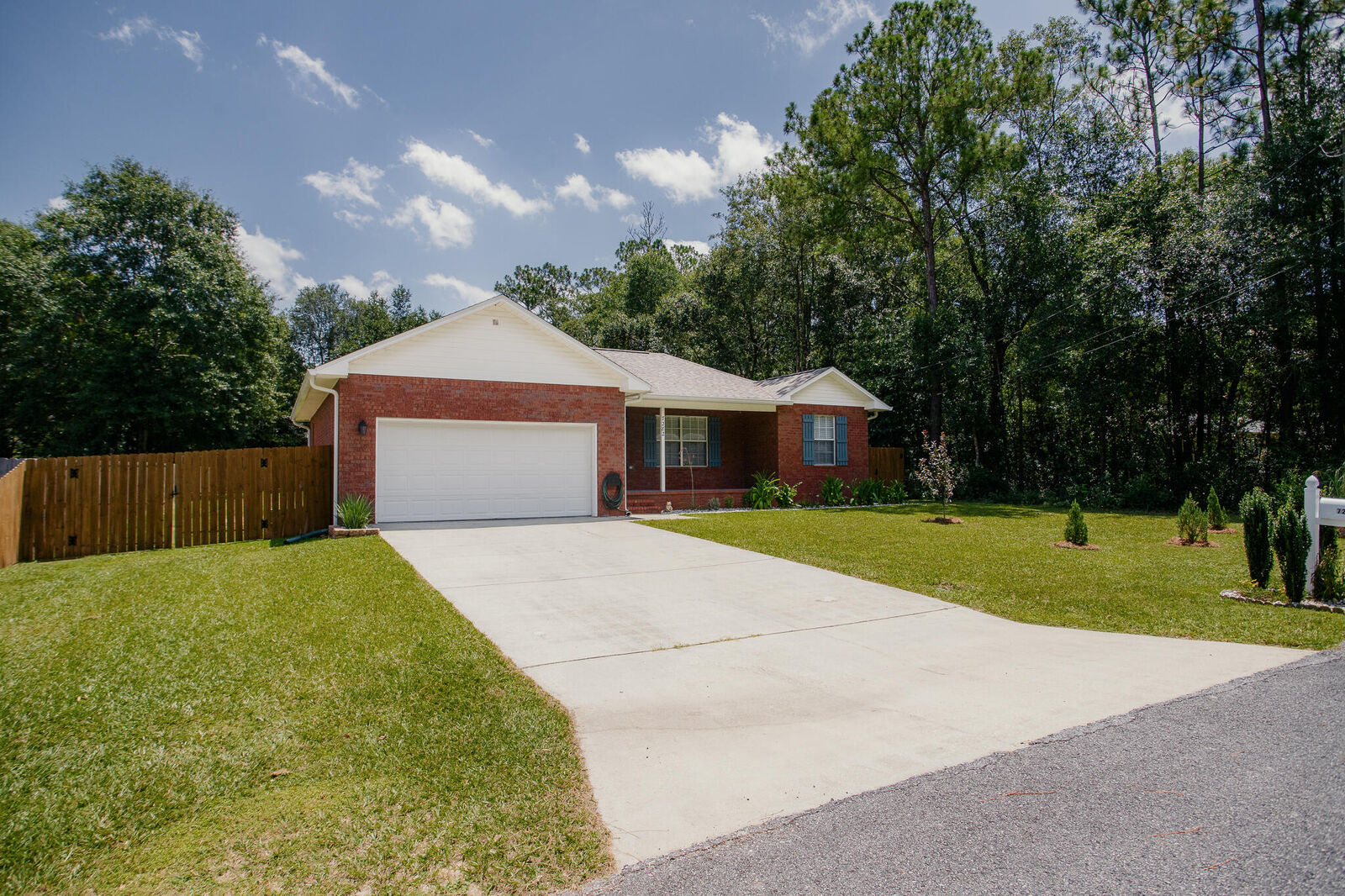 Property Photo:  7282 Birdie Lane  FL 32570 