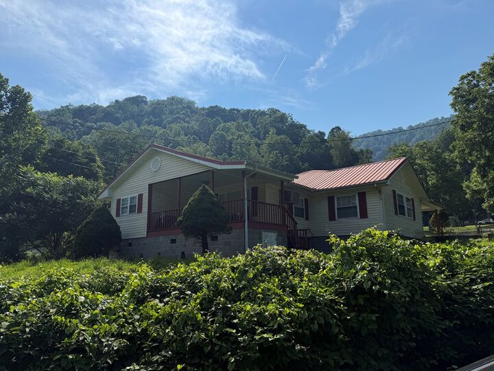 Property Photo:  35 Ail Branch  KY 41554 