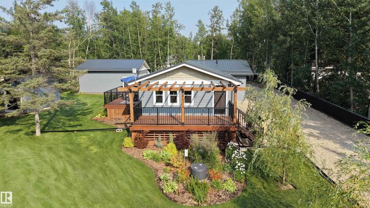 Property Photo: 55107 Rge Road 33 701 AB T0E 0A0