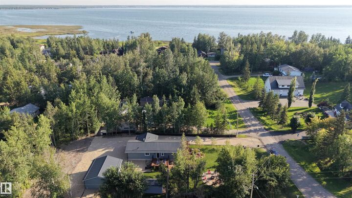 Property Photo: 55107 Rge Road 33 701 AB T0E 0A0