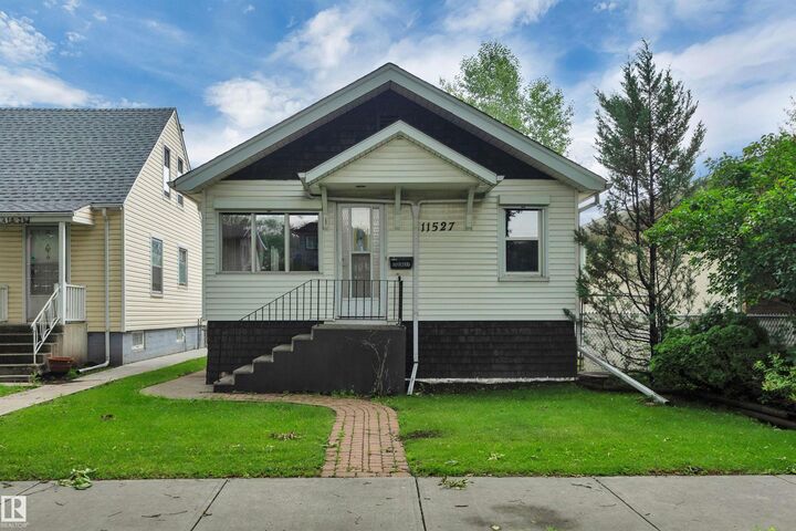 11527 88 Street NW — photo 1
