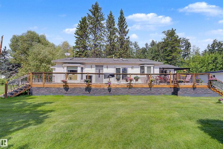 Property Photo: 55107 Rge Road 33 709 AB T0E 1A0