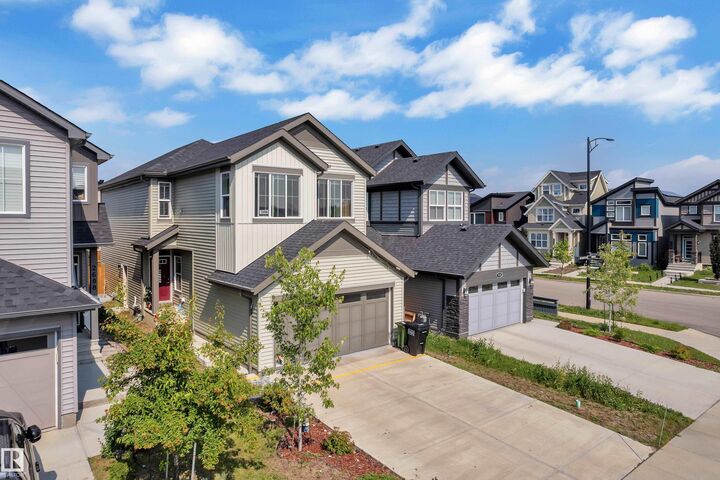 Property Photo:  2606 Donaghey Crescent SW  AB T6W 4T2 
