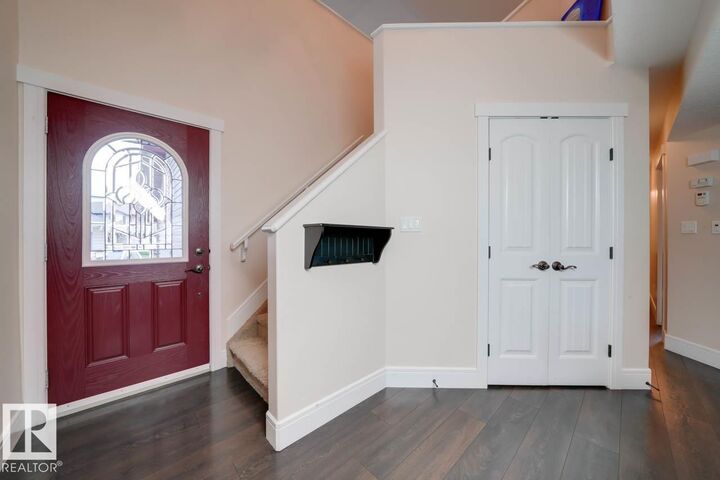Property Photo:  3343 21 Avenue NW  AB T6T 0L1 