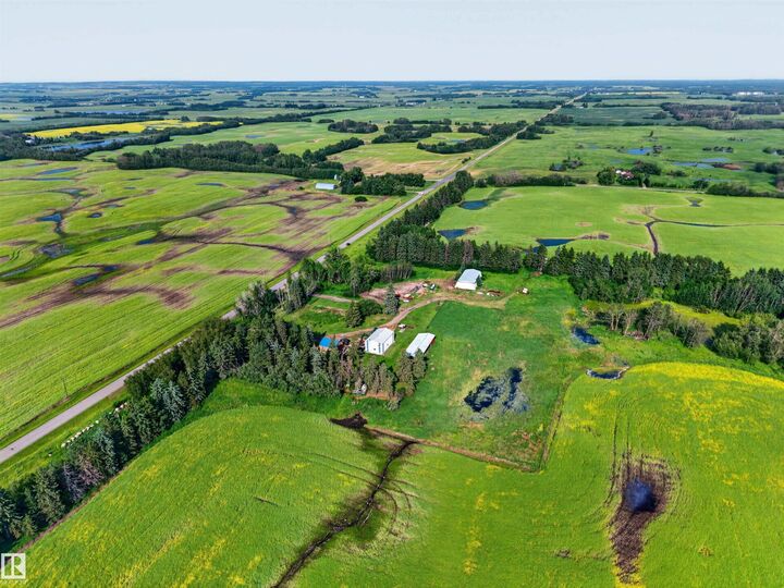 Property Photo: 21419 Twp 542 AB T8L 3Y8