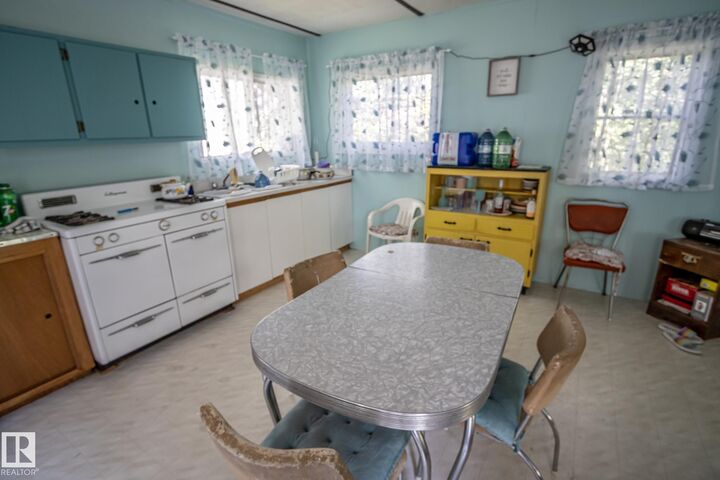 Property Photo:  811 59209 Range Rd 95A  AB T0A 3A0 