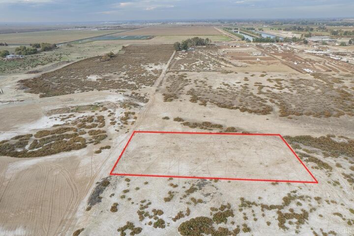 Property Photo:  10 Jackson  CA 93245 