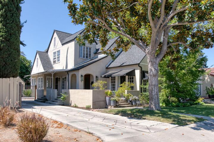 Property Photo: 544 E Clinton Avenue CA 93704